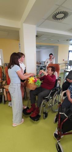 Mise naděje - návštěva u seniorů v Hustopečích: 11.5.2023