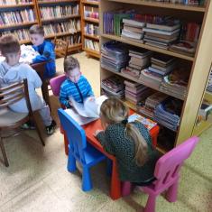 Navštěva místní knihovny v Divákách